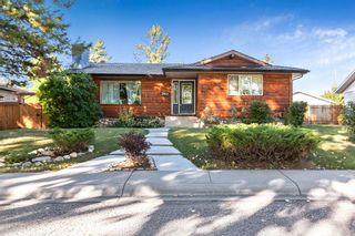 Main Photo: 311 Queen Charlotte Place SE in Calgary: Queensland Detached for sale : MLS®# A2002022