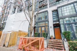 Photo 2: 1243 SEYMOUR Street in Vancouver: Downtown VW Townhouse for sale in "elan" (Vancouver West)  : MLS®# R2519042