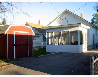 Photo 2: 266 KILBRIDE Avenue in WINNIPEG: West Kildonan / Garden City Residential for sale (North West Winnipeg)  : MLS®# 2718542