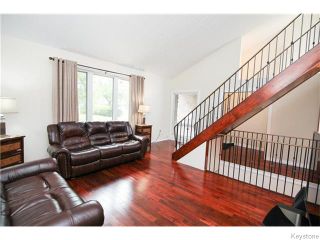 Photo 2: 550 Jefferson Avenue in WINNIPEG: West Kildonan / Garden City Residential for sale (North West Winnipeg)  : MLS®# 1523641