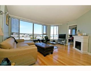 Photo 3: 701 2201 PINE Street in Vancouver: Fairview VW Condo for sale in "MERIDIAN COVE" (Vancouver West)  : MLS®# V669648