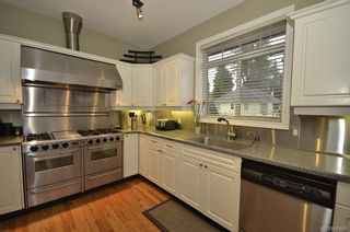 Photo 7: 653 Grenville Ave in Esquimalt: Es Rockheights Half Duplex for sale : MLS®# 663980
