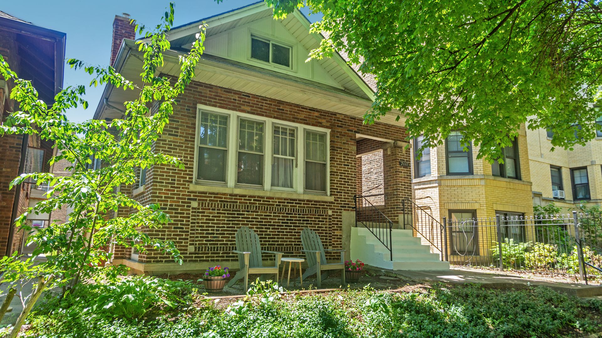 Main Photo: 2111 W Birchwood Avenue in Chicago: CHI - Rogers Park Residential for sale ()  : MLS®# 10751837