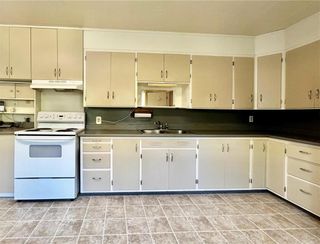 Photo 10: 31 Merrell Avenue in Dauphin: R30 Residential for sale (R30 - Dauphin and Area)  : MLS®# 202326519