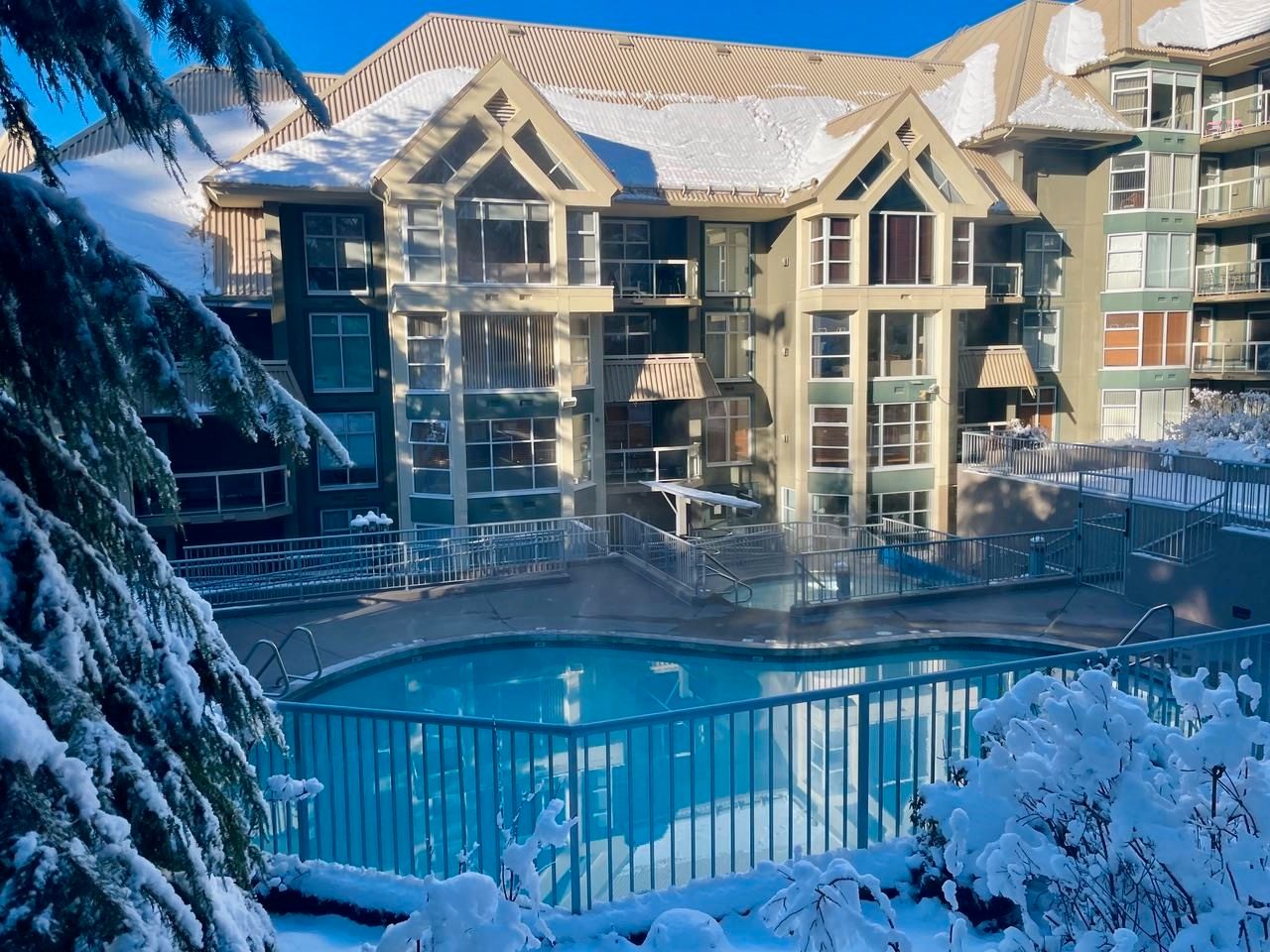 Main Photo: 320 4910 SPEARHEAD (WEEK 13) Place in Whistler: Benchlands Condo for sale in "Woodrun" : MLS®# R2848949