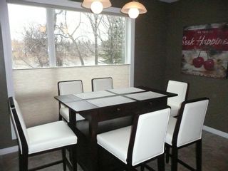 Photo 8: 2466 Assiniboine Crescent in : Silver Heights Single Family Detached for sale