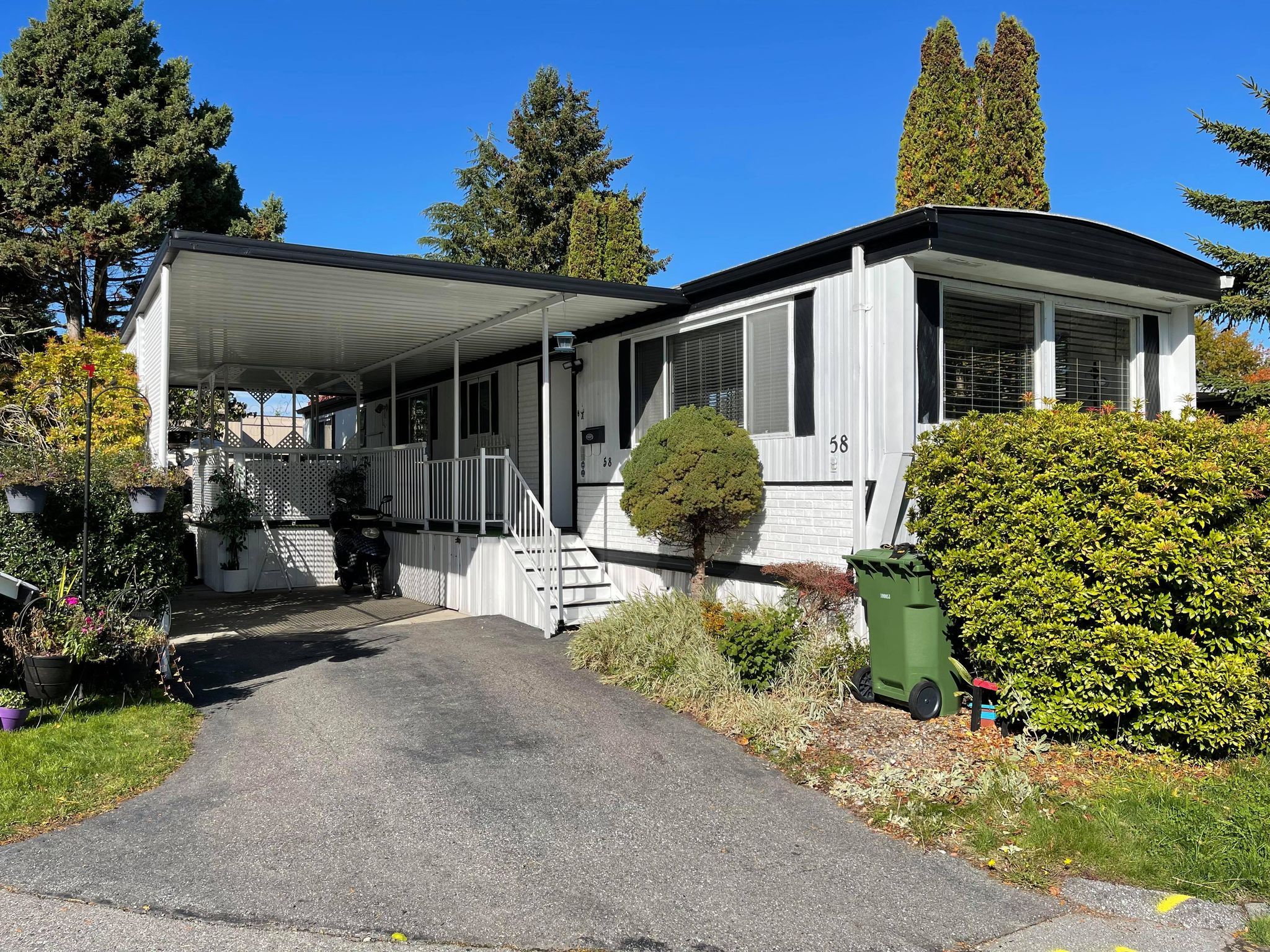 Main Photo: 58 1840 160 Street in Surrey: King George Corridor House for sale (South Surrey/White Rock) 