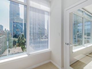 Photo 9: 803 1211 MELVILLE Street in Vancouver: Coal Harbour Condo for sale in "The Ritz" (Vancouver West)  : MLS®# R2084525