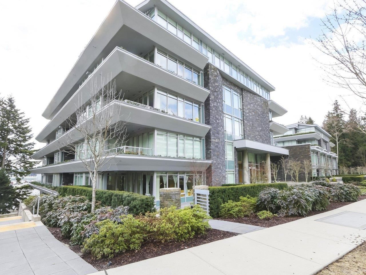 Main Photo: 300 866 ARTHUR ERICKSON Place in West Vancouver: Park Royal Condo for sale in "Evelyn" : MLS®# R2689896