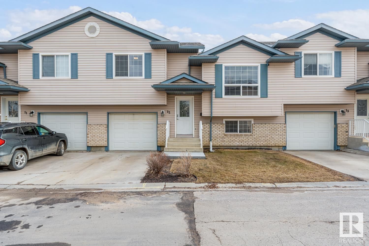 Main Photo: #12 6506 47 Street: Cold Lake Townhouse for sale : MLS®# E4338098