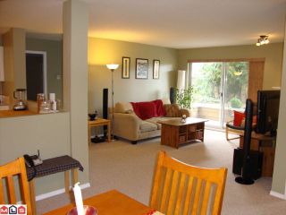 Photo 2: 108 2750 FAIRLANE Street in Abbotsford: Central Abbotsford Condo for sale in "FAIRLANE" : MLS®# F1107204