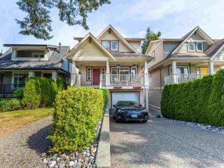 Photo 2: 15495 THRIFT Avenue: White Rock House for sale (South Surrey White Rock)  : MLS®# R2579930