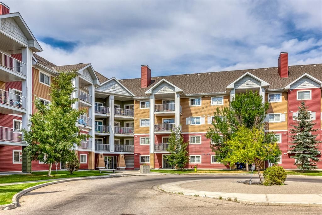 Main Photo: 1326 10 Prestwick Bay SE in Calgary: McKenzie Towne Apartment for sale : MLS®# A1255850