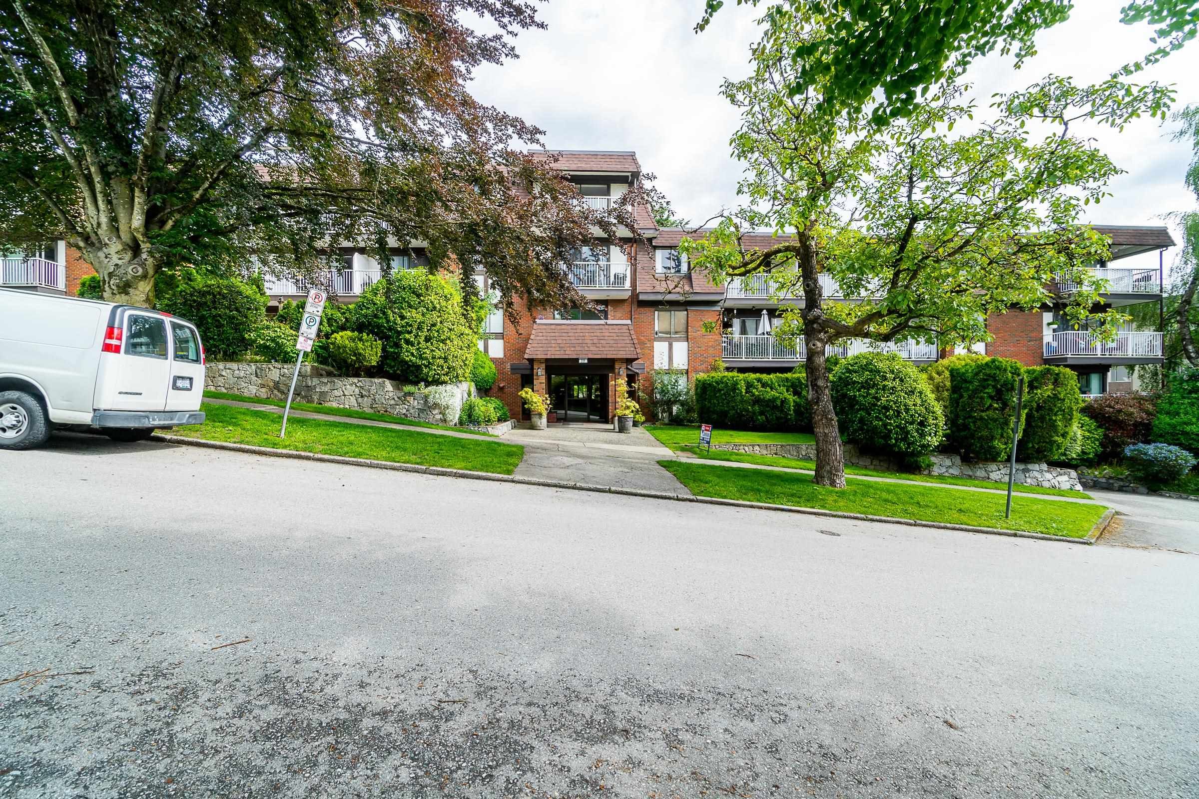 Main Photo: 407 331 KNOX Street in New Westminster: Sapperton Condo for sale in "WESTMOUNT ARMS" : MLS®# R2698350