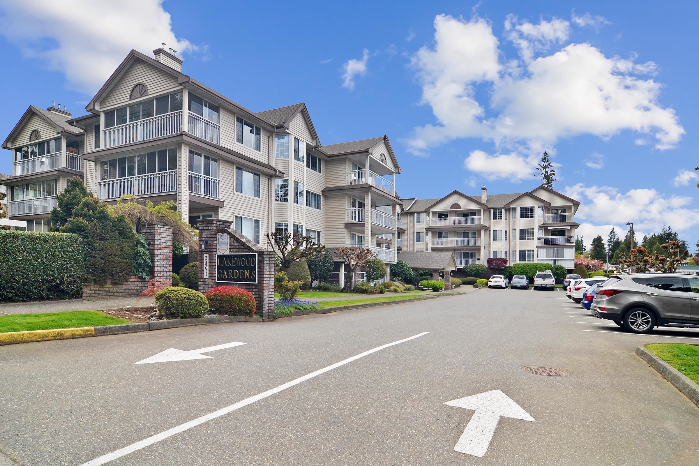 Main Photo: 302 2491 GLADWIN Road in Abbotsford: Central Abbotsford Condo for sale in "Lakewood Gardens" : MLS®# R2681519