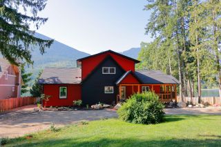 Photo 42: 7606 HIGHWAY 3A in Balfour: House for sale : MLS®# 2475401