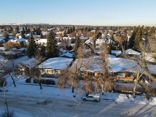 Photo 6: 402 18 Avenue NW in Calgary: Mount Pleasant Full Duplex for sale : MLS®# A2011602