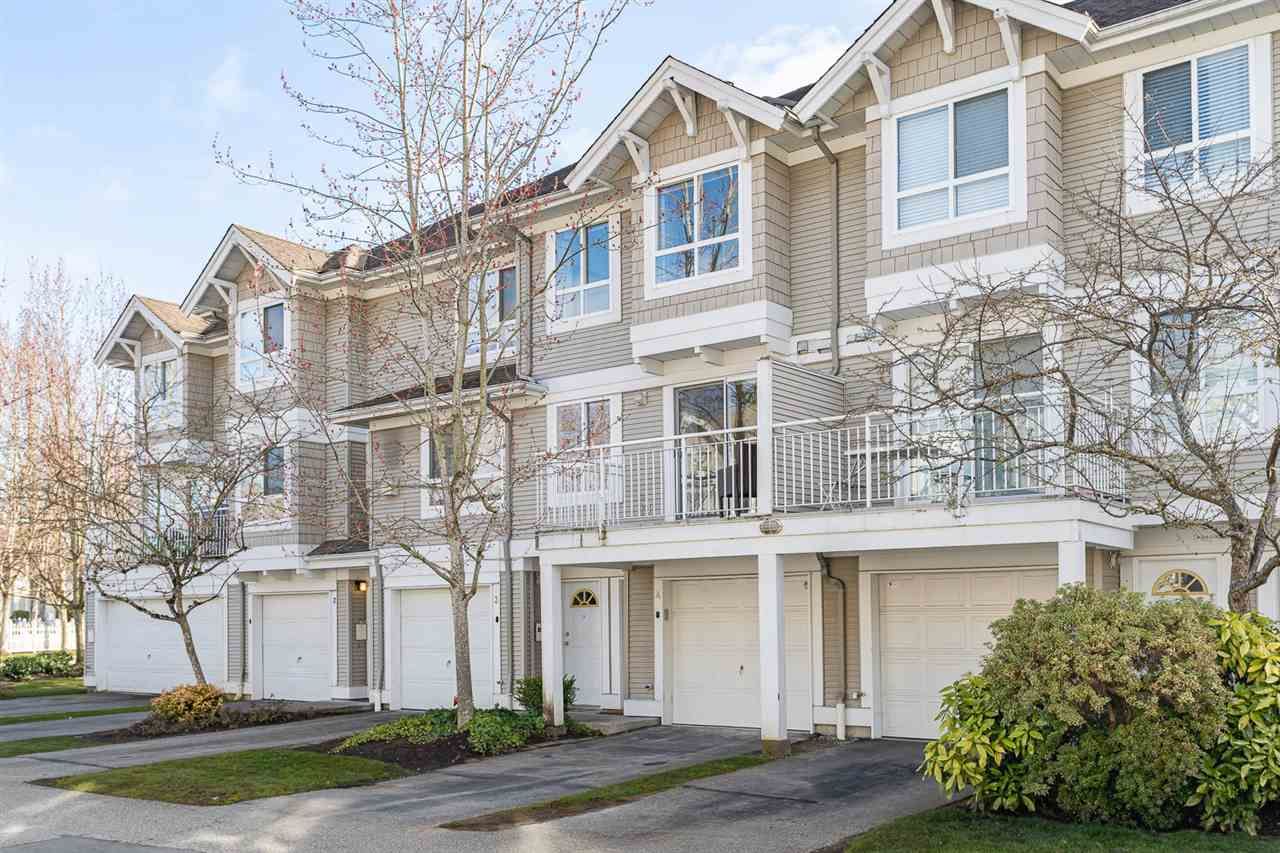 Main Photo: 4 20890 57 Avenue in Langley: Langley City Townhouse for sale in "Aspen Gables" : MLS®# R2457097