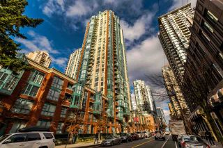 Photo 2: 406 939 HOMER Street in Vancouver: Yaletown Condo for sale in "PINNACLE" (Vancouver West)  : MLS®# R2238757