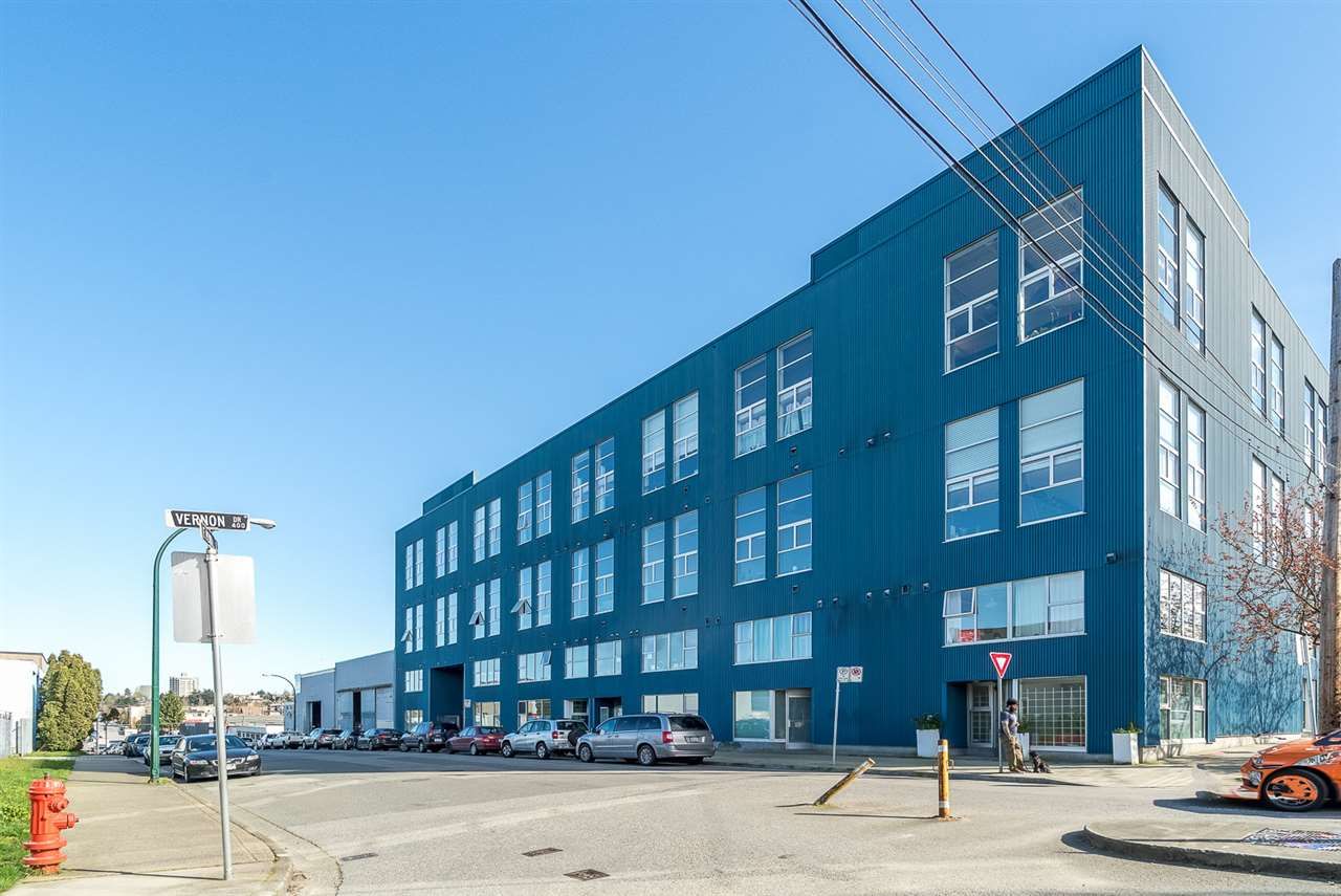 Main Photo: 212 1220 E PENDER Street in Vancouver: Mount Pleasant VE Condo for sale in "THE WORKSHOP" (Vancouver East)  : MLS®# R2053903