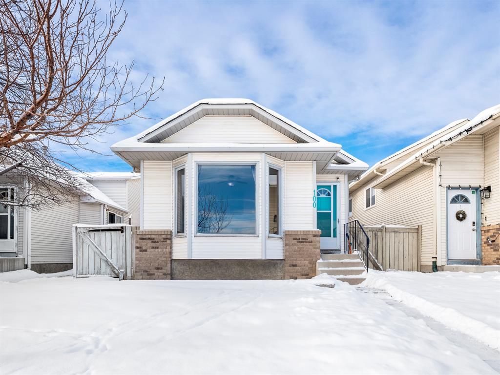 Main Photo: 100 Covington Road NE in Calgary: Coventry Hills Detached for sale : MLS®# A2022147