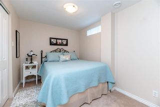 Photo 31: 7 Areisa Bay in Winnipeg: Bright Oaks Residential for sale (2C)  : MLS®# 202028676