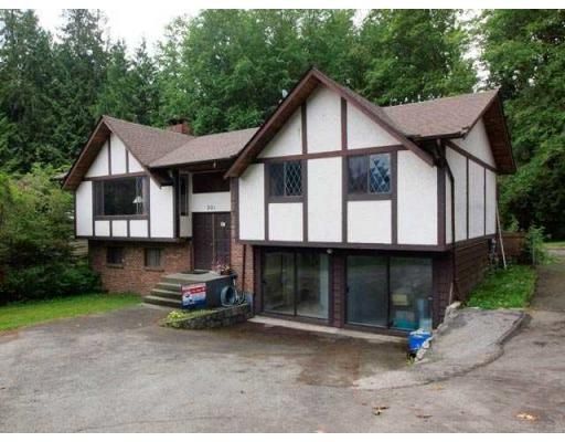 FEATURED LISTING: 901 HENDECOURT RD North Vancouver