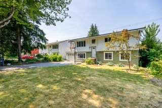 Photo 2: 6251 SUNDANCE Drive in Surrey: Cloverdale BC House for sale (Cloverdale)  : MLS®# R2787403