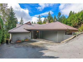 Photo 1: 2524 ARUNDEL Lane in Coquitlam: Coquitlam East House for sale : MLS®# R2617577