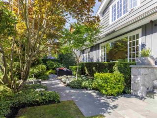 Photo 1: 6272 MACKENZIE STREET in Vancouver: Kerrisdale House for sale (Vancouver West)  : MLS®# R2477433