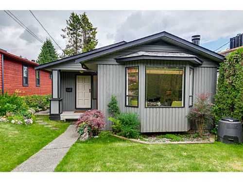 Main Photo: 3846 MOUNTAIN Highway in North Vancouver: Home for sale : MLS®# V1071128