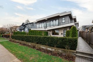 Photo 1: 3 272 E 9TH Street in North Vancouver: Central Lonsdale 1/2 Duplex for sale in "St. Andrews on the Park" : MLS®# R2858683