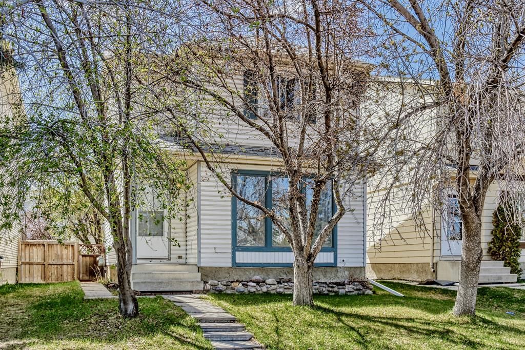 Main Photo: 1027 Riverbend Drive SE in Calgary: Riverbend Detached for sale : MLS®# A2045907