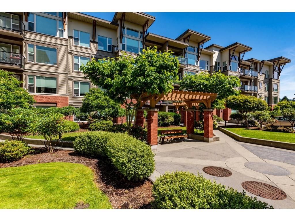 Main Photo: 308 33538 MARSHALL Road in Abbotsford: Abbotsford East Condo for sale : MLS®# R2593643
