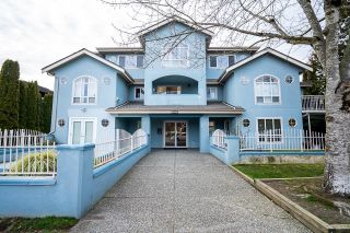 Photo 1: 304 5909 177B Street in Surrey: Cloverdale BC Condo for sale in "Carriage Court" (Cloverdale)  : MLS®# R2750229