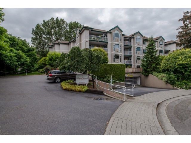 Main Photo: 202 2963 NELSON Place in Abbotsford: Central Abbotsford Condo for sale in "Bramblewoods" : MLS®# R2071710