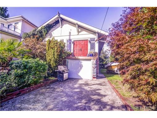 Main Photo: 118 Howe St in VICTORIA: Vi Fairfield West House for sale (Victoria)  : MLS®# 683986