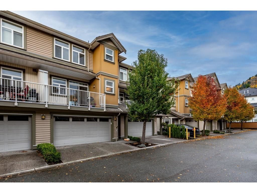 Main Photo: 18 5623 TESKEY Way in Chilliwack: Promontory Townhouse for sale in "WISTERIA HEIGHTS" (Sardis)  : MLS®# R2629754