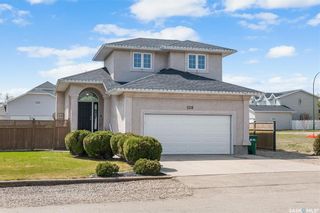 Main Photo: 528 Meadow Road in Pilot Butte: Residential for sale : MLS®# SK929113