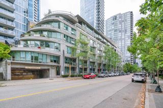 Photo 2: 1486 W HASTINGS Street in Vancouver: Coal Harbour Townhouse for sale in "DOCKSIDE" (Vancouver West)  : MLS®# R2746201