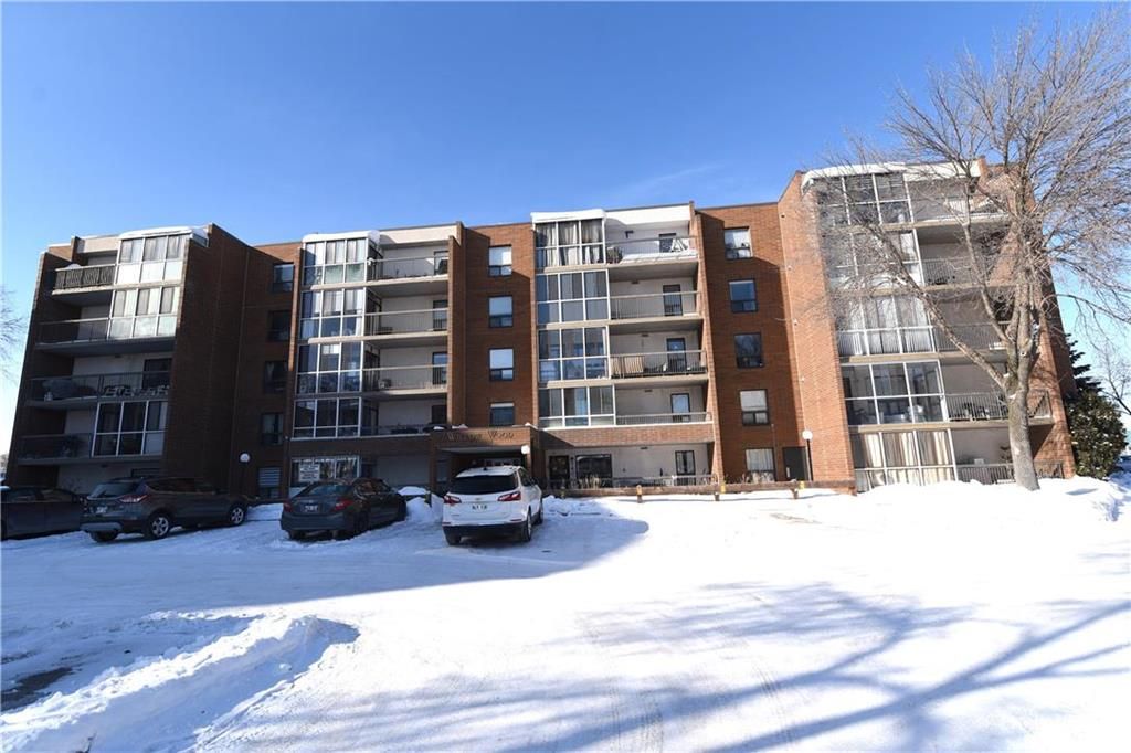 Main Photo: 409 9 Arden Avenue in Winnipeg: Condominium for sale (2C)  : MLS®# 202303335