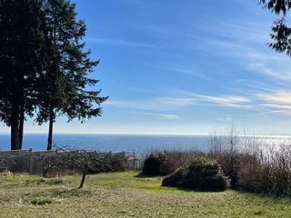 Photo 2: 7613 EUREKA Place in Halfmoon Bay: Halfmn Bay Secret Cv Redroofs House for sale in "WELCOME WOODS" (Sunshine Coast)  : MLS®# R2657574