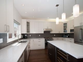 Photo 10: 2630 NAPIER Street in Vancouver: Renfrew VE House for sale (Vancouver East)  : MLS®# V1065598