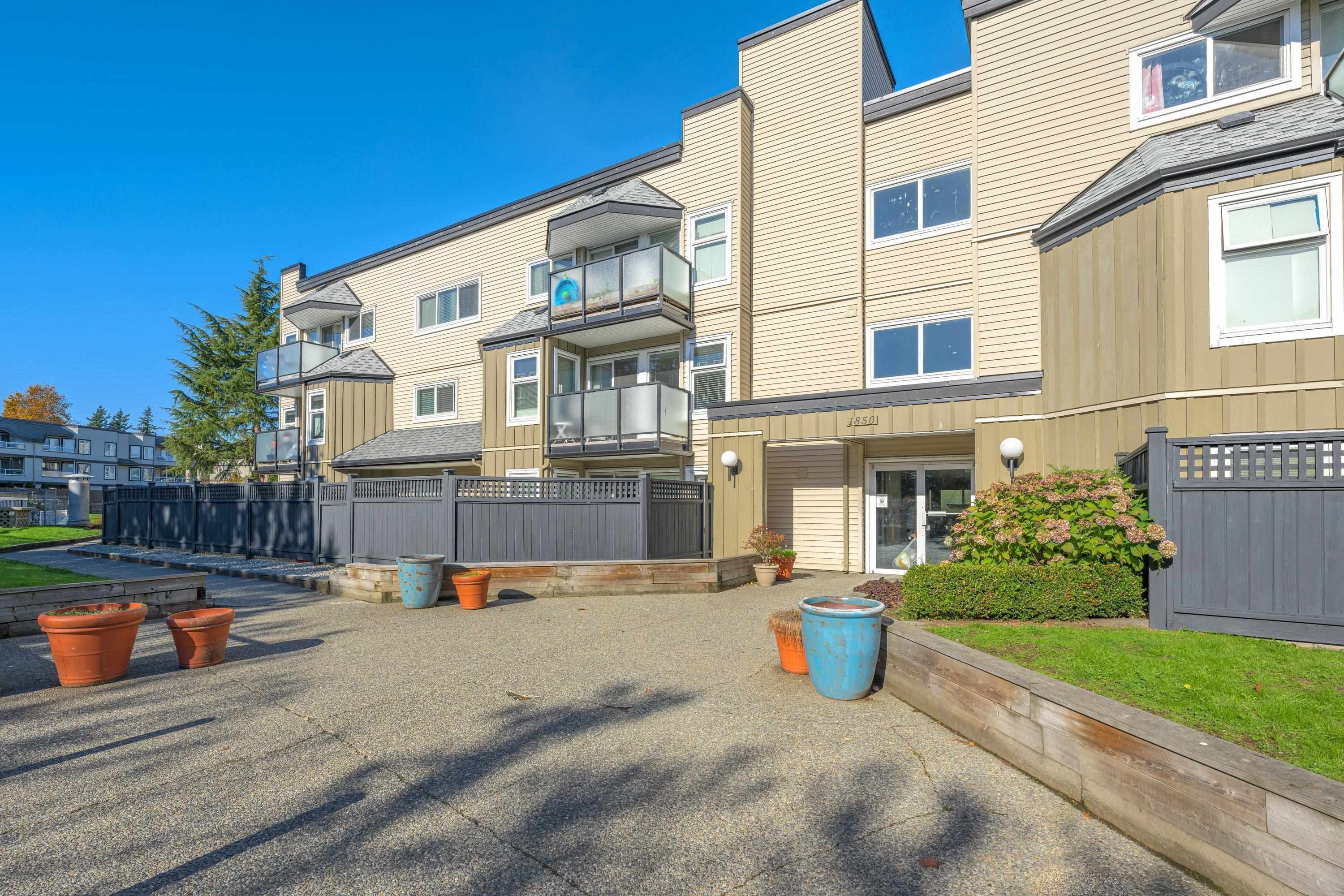 Main Photo: 118 1850 E SOUTHMERE Crescent in Surrey: Sunnyside Park Surrey Condo for sale in "Southmere Placae" (South Surrey White Rock)  : MLS®# R2828769