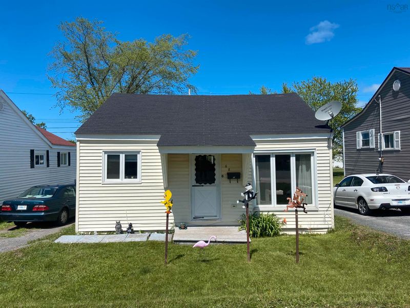 FEATURED LISTING: 68 Dover Avenue New Glasgow