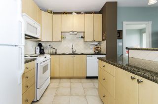 Photo 3: 1005 160 E 13TH Street in North Vancouver: Central Lonsdale Condo for sale in "The Grande" : MLS®# R2266031