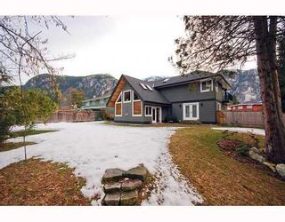 Photo 10: 1719 VISTA in Squamish: Valleycliffe House for sale in "HOSPITAL HILL" : MLS®# V751647