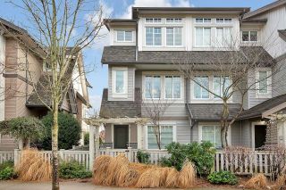 Photo 1: 7 8250 209B Street in Langley: Willoughby Heights Townhouse for sale in "Outlook" : MLS®# R2643285