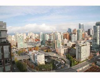Photo 5: 2807 1495 RICHARDS Street in Vancouver: False Creek North Condo for sale in "Azura 2" (Vancouver West)  : MLS®# V787290