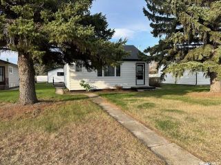 Main Photo: 325 8th Avenue West in Melville: Residential for sale : MLS®# SK968302